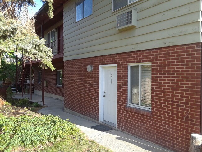 Ground level - 131 McClelland St