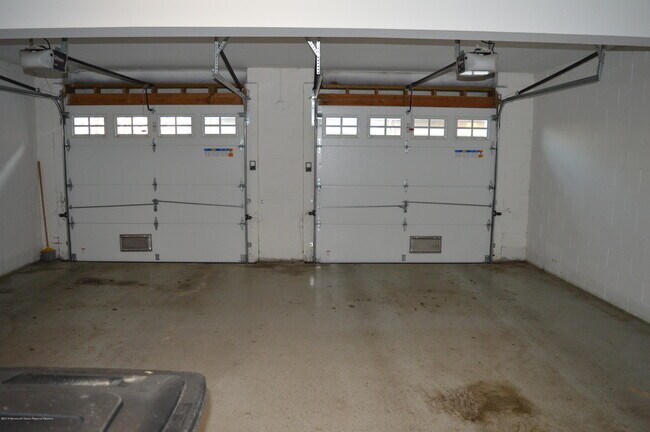 Building Photo - 606 Park Ave