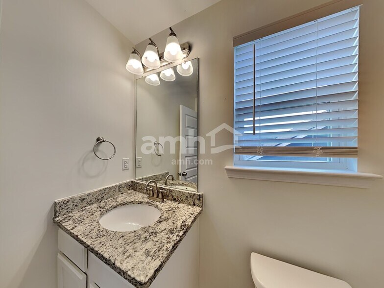 Building Photo - 304 San Anselmo St