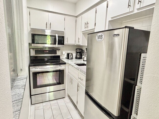 Building Photo - Monthly Rental -Melbourne Beach Condo JAN FEB MAR 2026 Available Now!