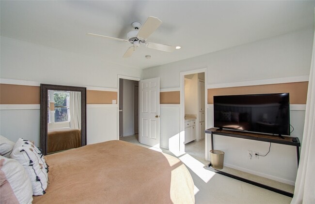 Building Photo - 15835 N Barkers Landing Rd