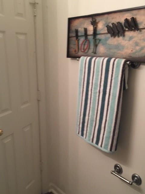 Upstairs Full Bath - 1224 IN-144