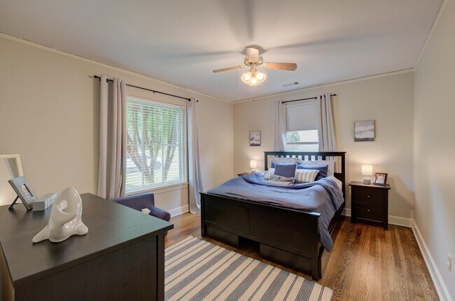Building Photo - 3786 Rosedale Dr