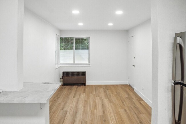 Building Photo - 1364 Lafayette St