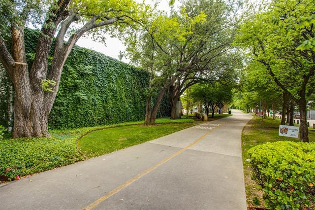 Building Photo - 2727 Hood St