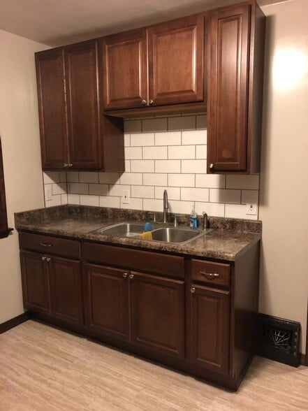 Beautiful backsplash and countertops! - 5717 W Vliet St