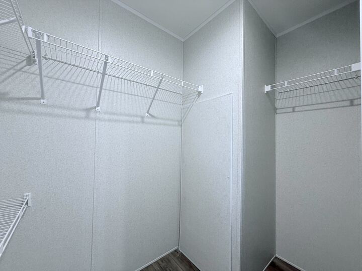 Building Photo - 29909 Flushing Dr