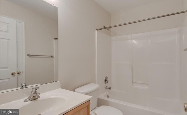 Building Photo - 105 Raphael Ct