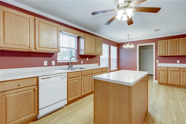 Building Photo - 6057 Gaines Ferry Rd