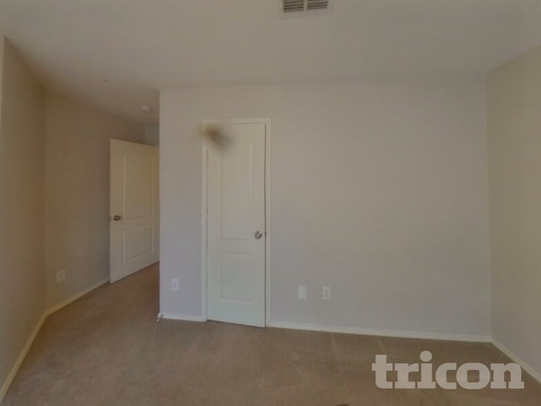 Building Photo - 5417 Elk Ridge Dr