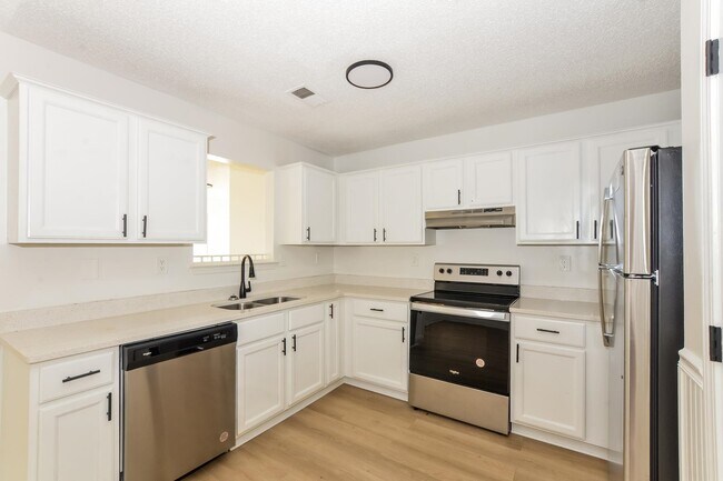 Building Photo - 7881 Collins Wood Cove