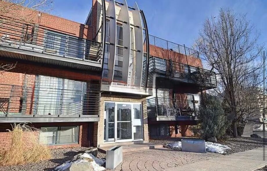 Front of building - 188 S Logan St