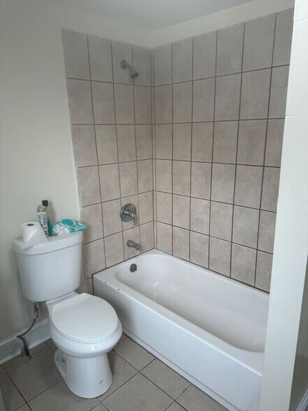 Bathroom - 86 Cottage St