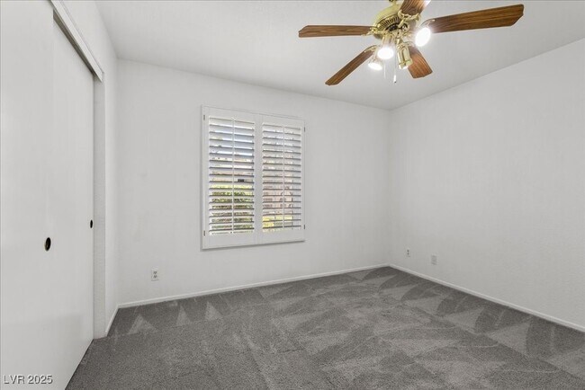 Building Photo - 2623 S Durango Dr