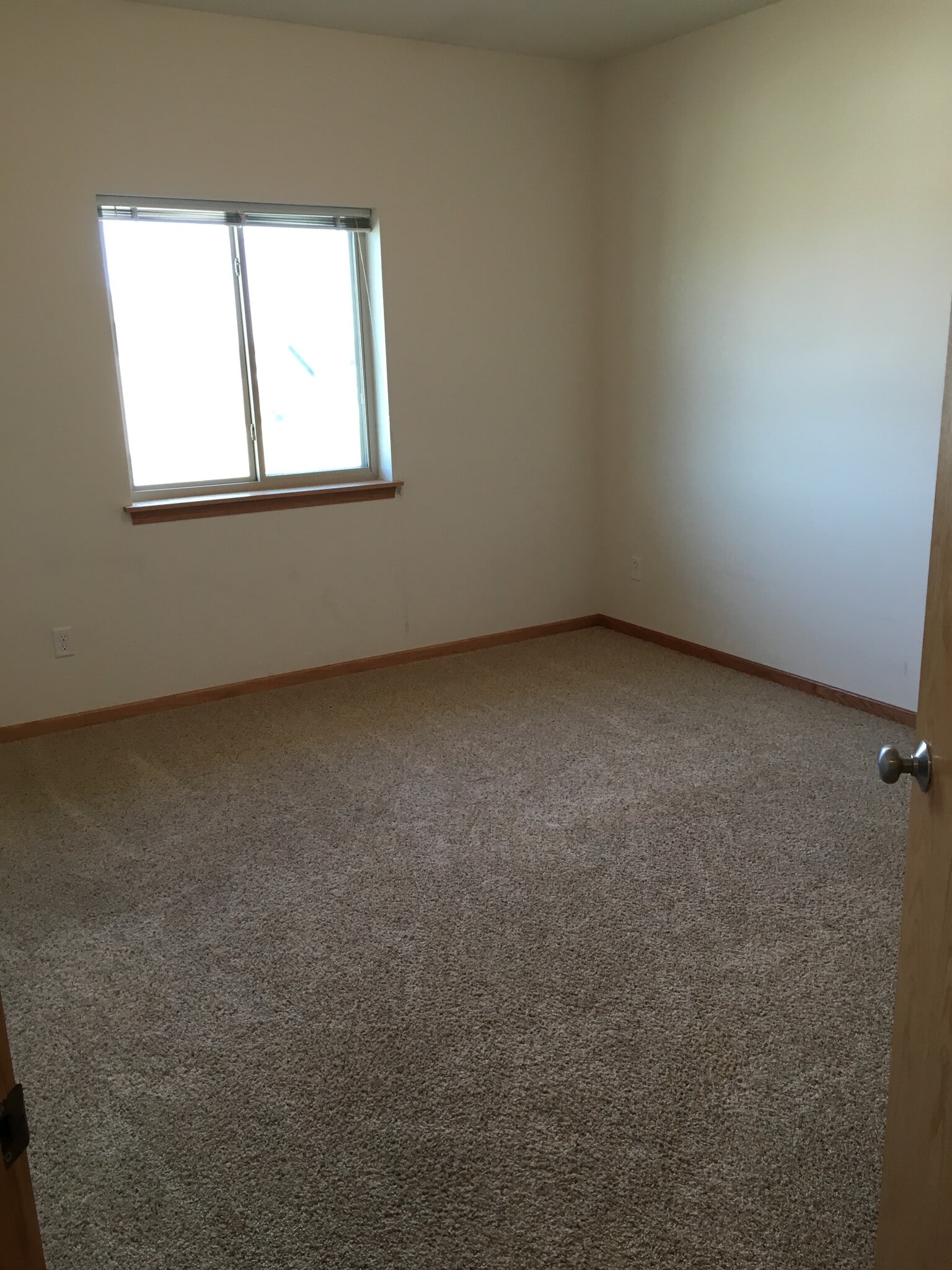 Large bedrooms - 120 Oakridge Ave