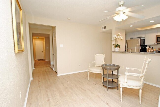 Building Photo - 781 Country Pl Dr