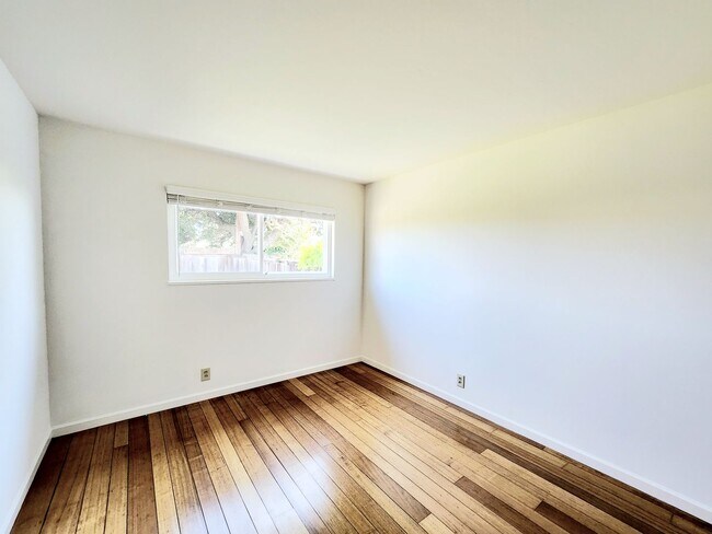 Building Photo - 3 bedroom home in San Mateo