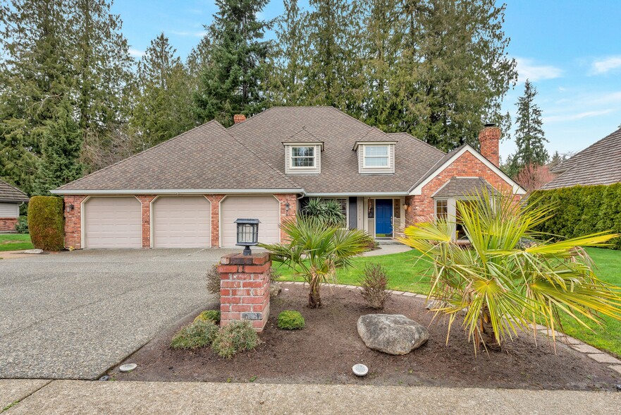 Primary Photo - 20328 NE 35th St