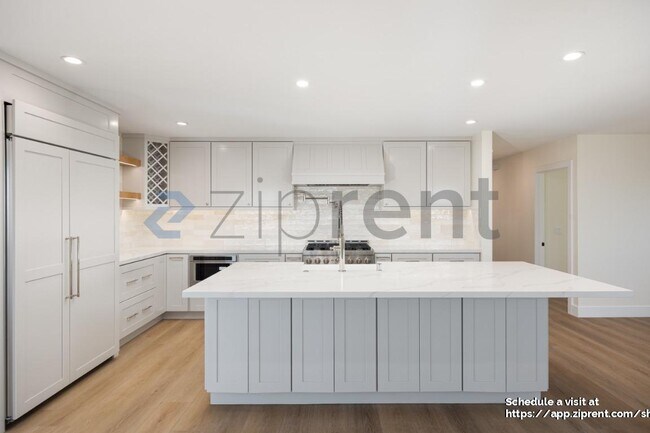 Building Photo - 5002 Plainview Rd