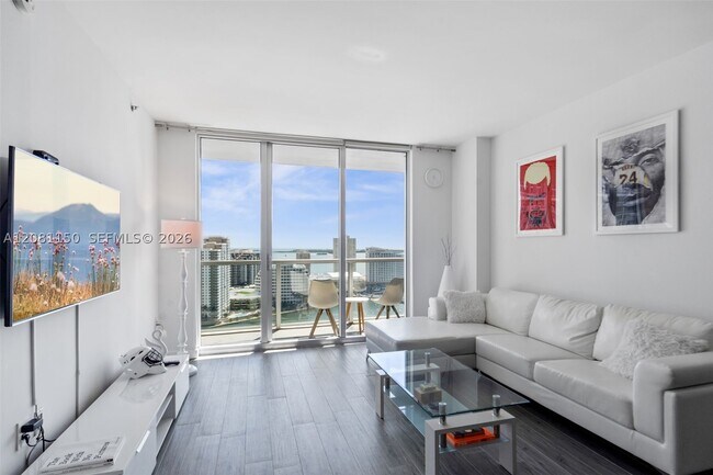 Building Photo - 500 Brickell Ave