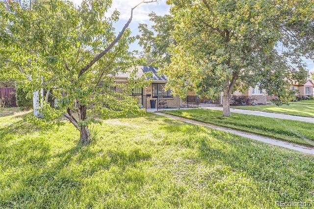 Building Photo - 2832 Pontiac St