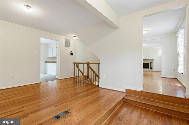 Building Photo - 9708 Locust Hill Dr