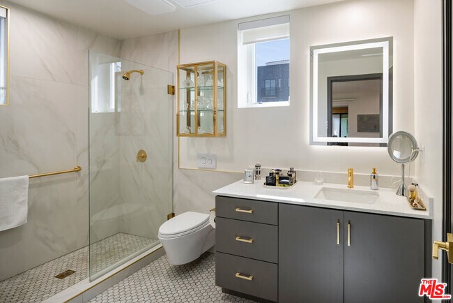 Building Photo - 118 Orlando Ave