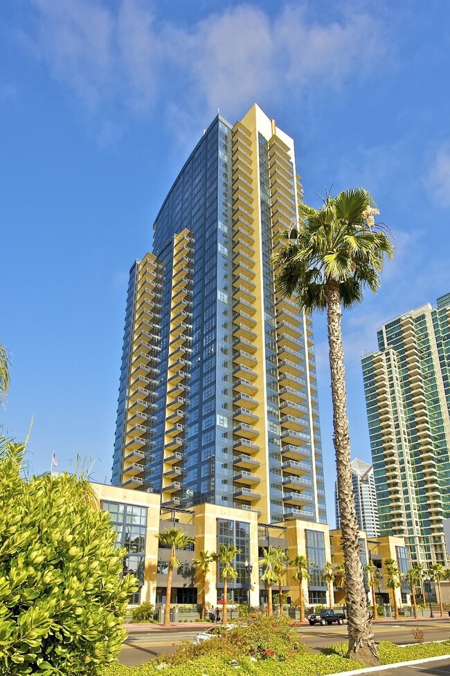 Building Photo - Ultimate Luxury Living: Fully Furnished Co...