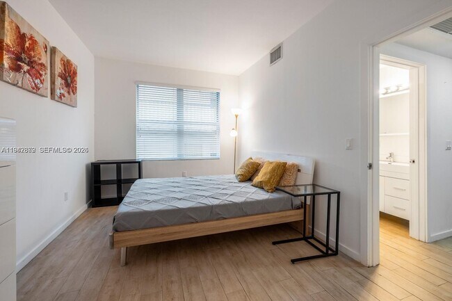 Building Photo - 1611 Meridian Ave