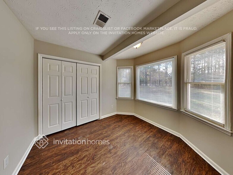 Building Photo - 230 Graystone Dr