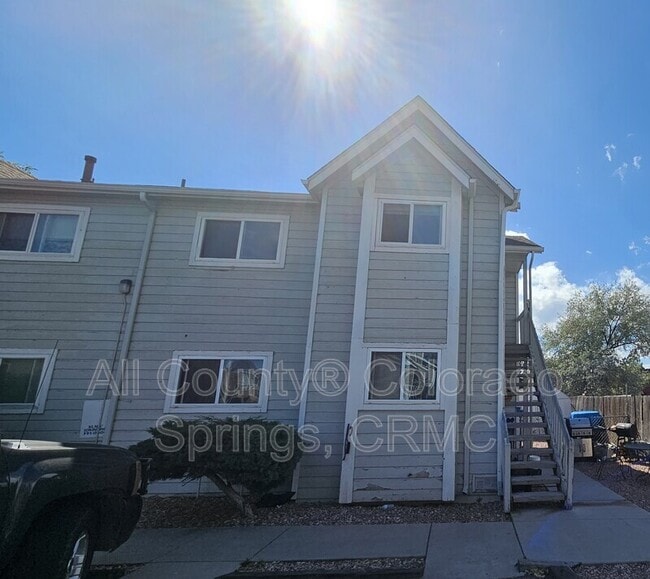 Building Photo - 1010 Mazatlan Cir