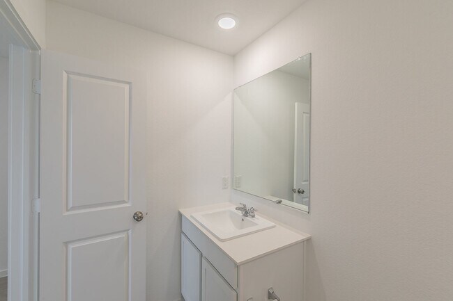 Building Photo - 3 bedroom 2 bath-brand new construction in...