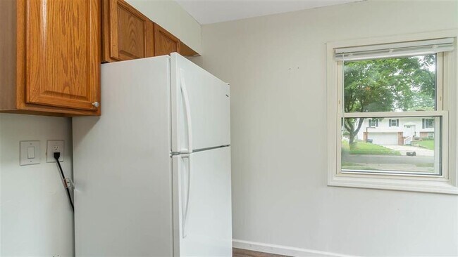 Building Photo - 715 Kenny Ct