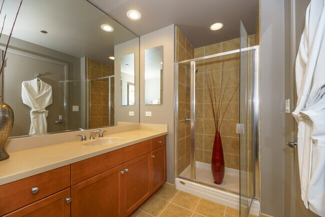 Building Photo - 130 N Garland Ct