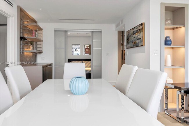 Building Photo - 325 Ocean Dr