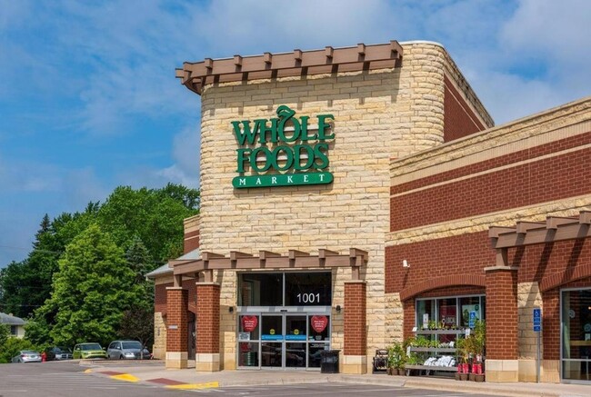 Building Photo - 12610 Ridgedale Dr