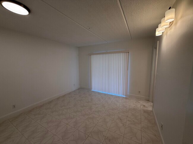 Building Photo - 4500 N Flagler Dr