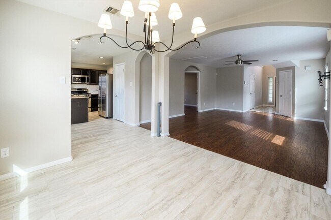 Building Photo - 10902 Barker View Dr