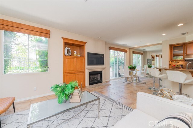 Building Photo - 37 Olivewood