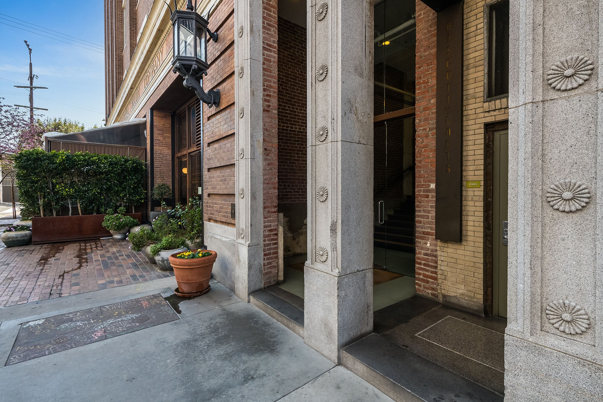 Building Photo - 1850 E Industrial St