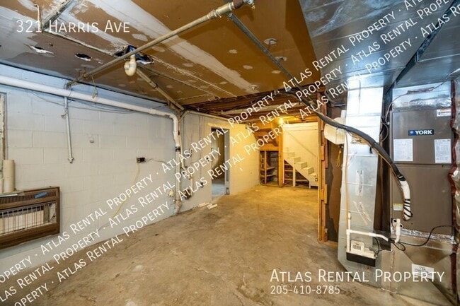 Building Photo - 321 Harris Ave