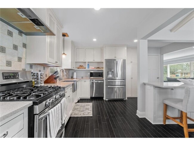 Building Photo - 5036 Richmond Dr