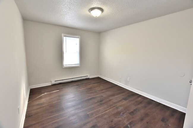 Building Photo - 1607 Charter Dr