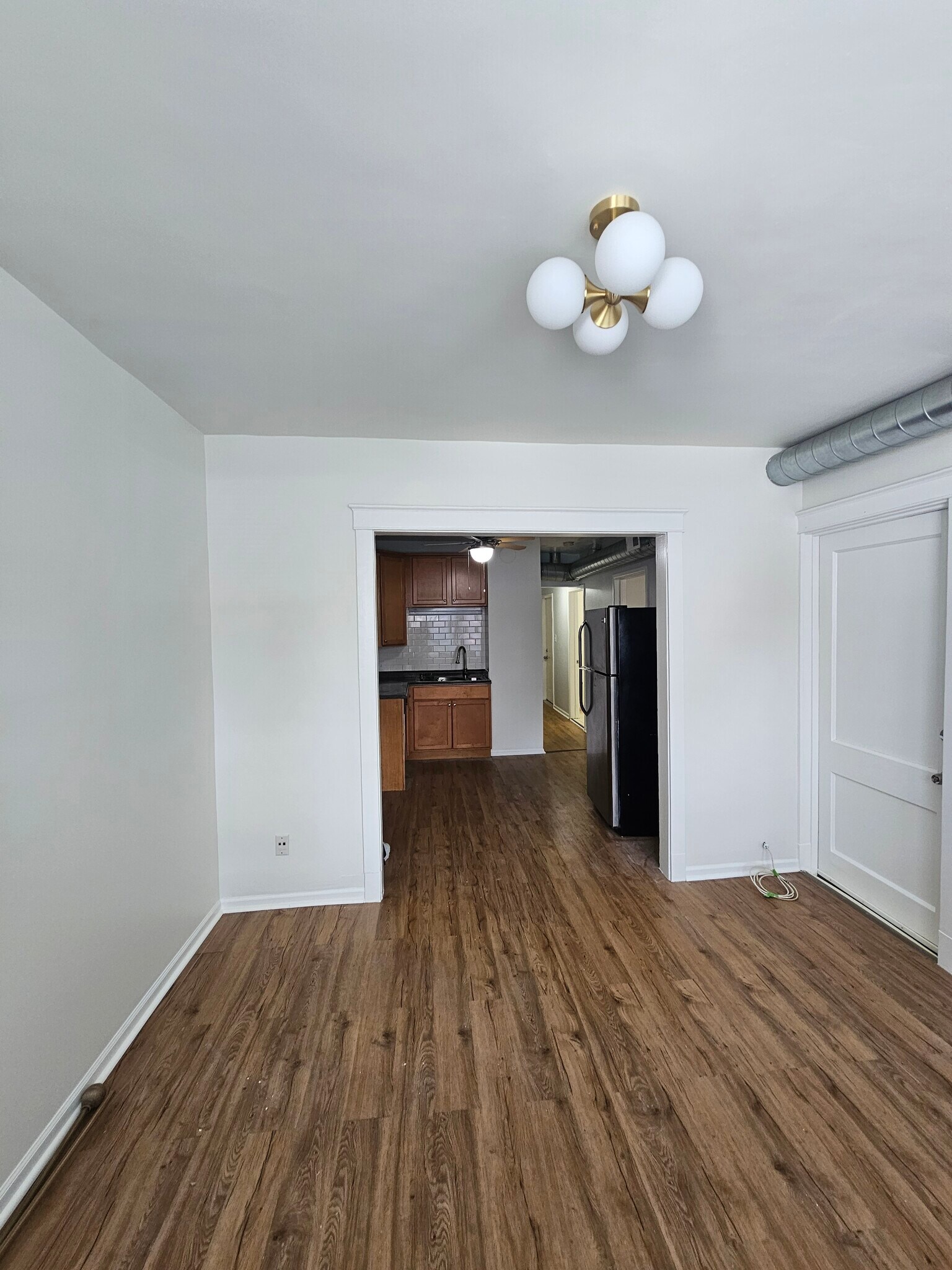 Building Photo - 2125 N Lorel Ave