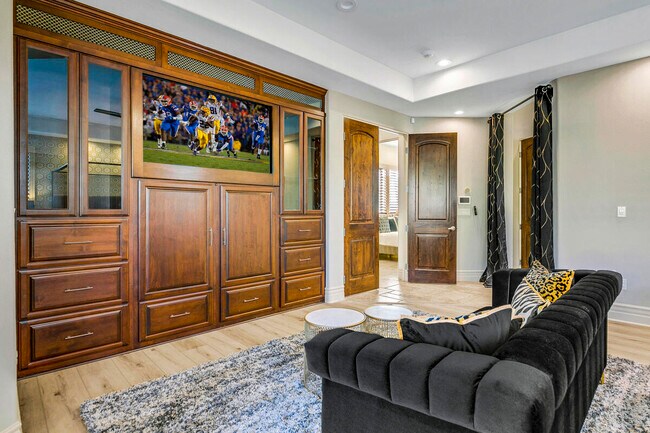 Building Photo - 41370 Sparkey Way