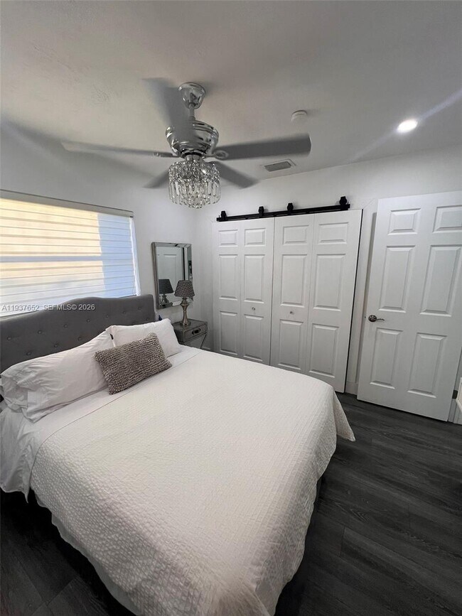 Building Photo - 3411 SW 121st Ave