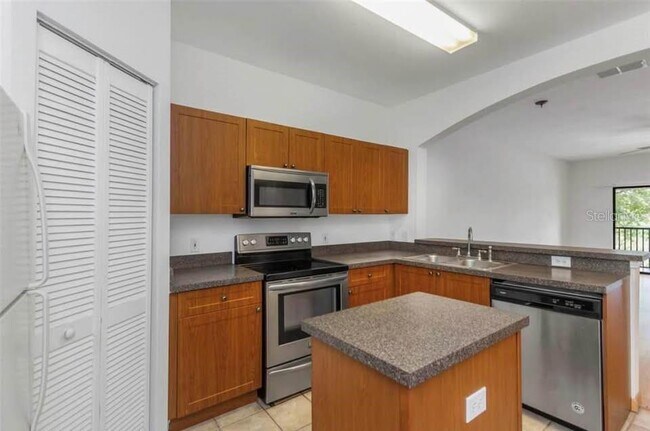 Building Photo - 2139 Chianti Pl