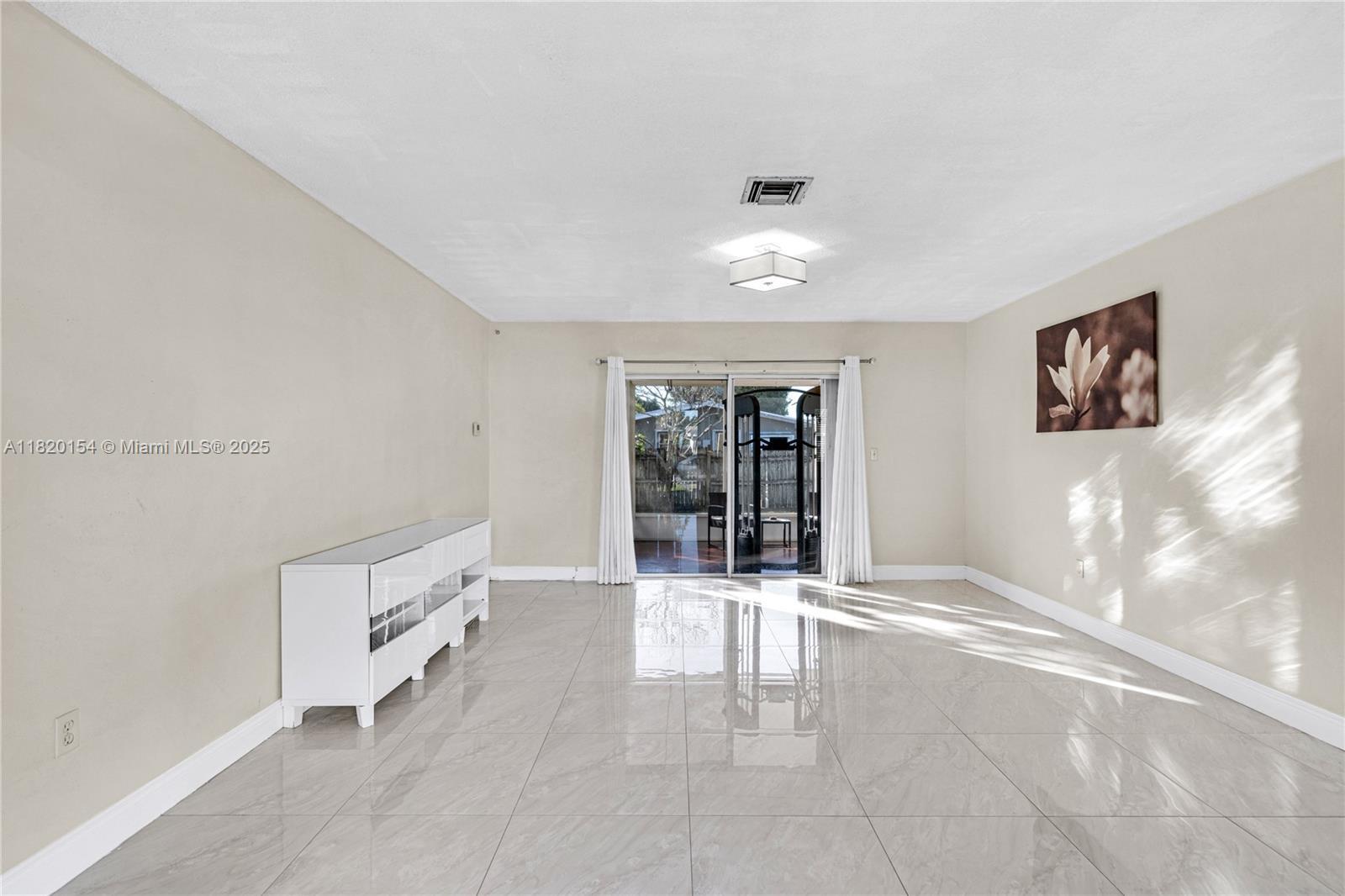 Building Photo - 8430 NW 15th Ct