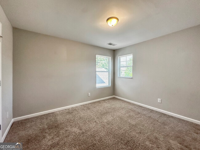 Building Photo - 134 Daisy Cir