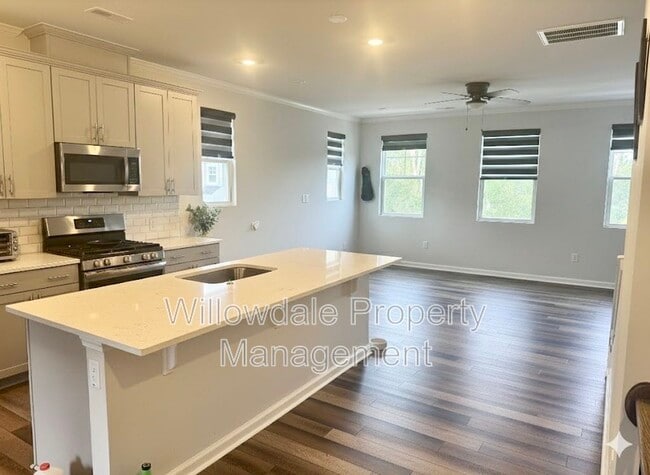 Building Photo - 1023 Tea Time Trl